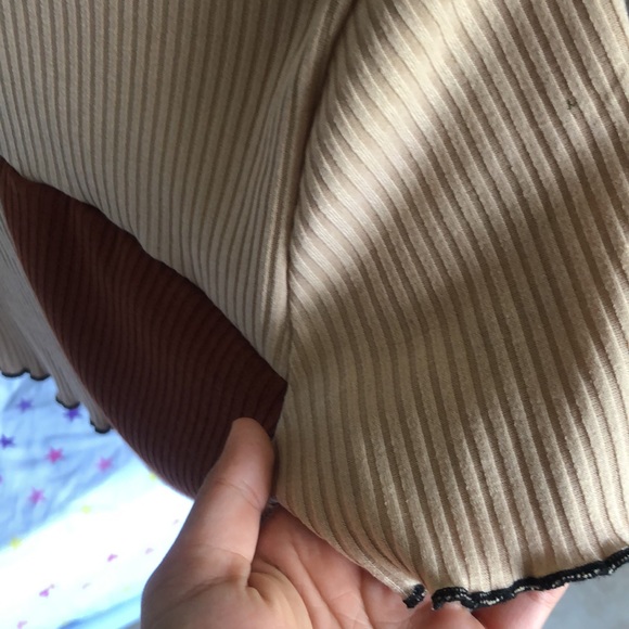 Brown cropped tee. - Picture 2 of 2